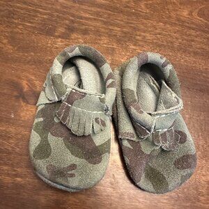 Freshly Picked Camo City Moccasin 6-12 months